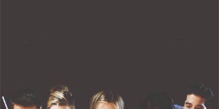 736x1280 Cute Friends Tv Show - 736x1280 Wallpaper - Ecopetit.cat