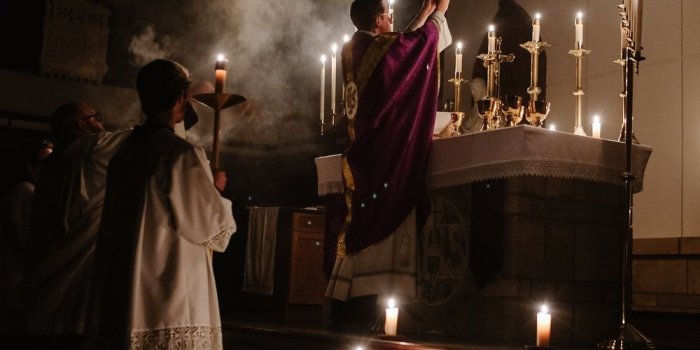 1000x1250 500+ Catholic Pictures | Download Free Images on Unsplash