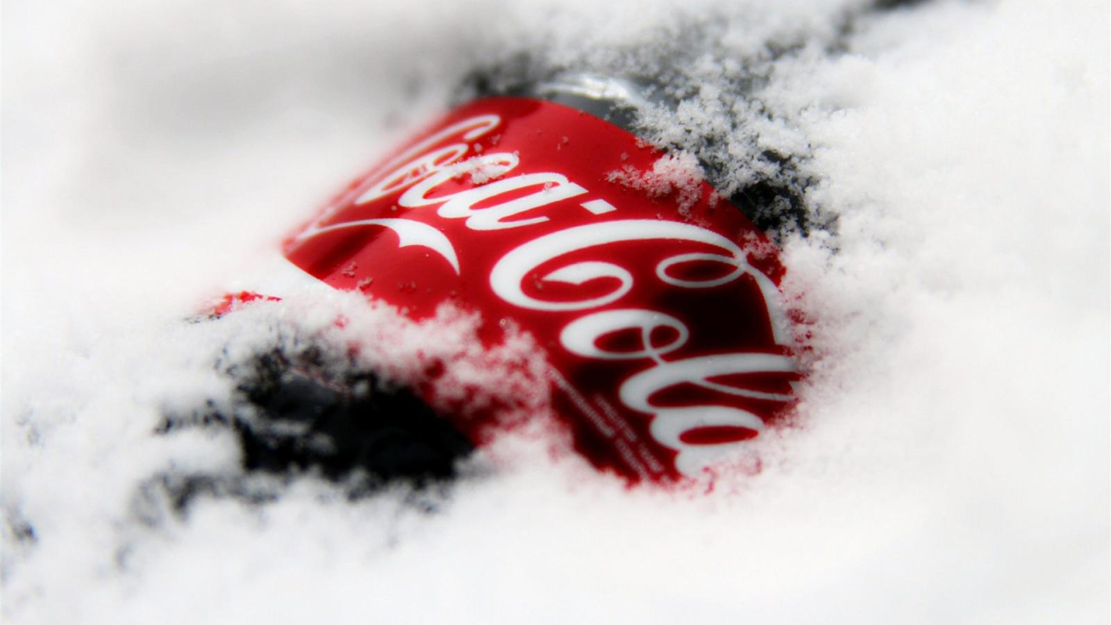 1920x1080 Wallpaper Of A Coca-Cola Drink Buried In Snow | PaperPull