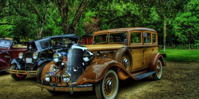 2560x1440 Vintage brown and black cars, vintage, car, Oldtimer, digital art