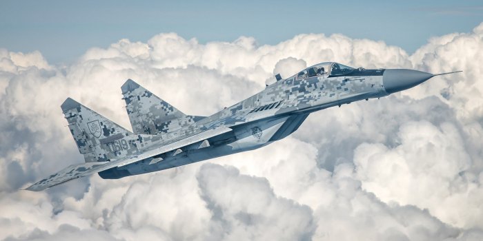2048x1152 Military Mikoyan MiG-29 Jet Fighters Cloud Jet Fighter Aircraft