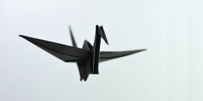 5120x2880 Download 5120x2880 wallpaper origami, paper bird, black, minimal