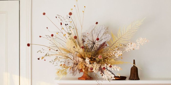 1244x1866 These Understated Dried Flower Arrangements Are Perfect for Fall