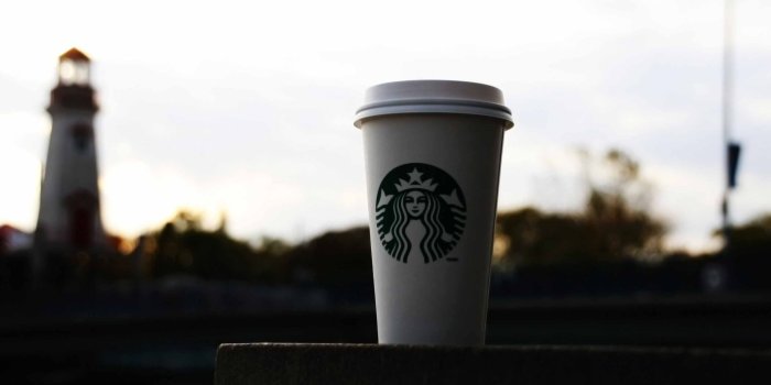 2560x1440 Starbucks Drink Mac Wallpaper Download | AllMacWallpaper