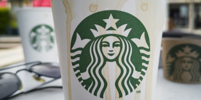 2560x1440 Download 2560x1440 Starbucks Coffee, Dripping, Drinks Wallpapers