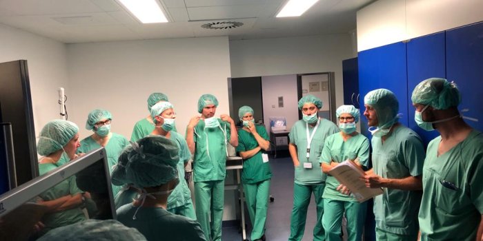 1024x768 Team Huddle Before Computer Assxisted Da Vinci Prostatectomy