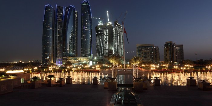 2560x1600 Abu Dhabi Wallpapers