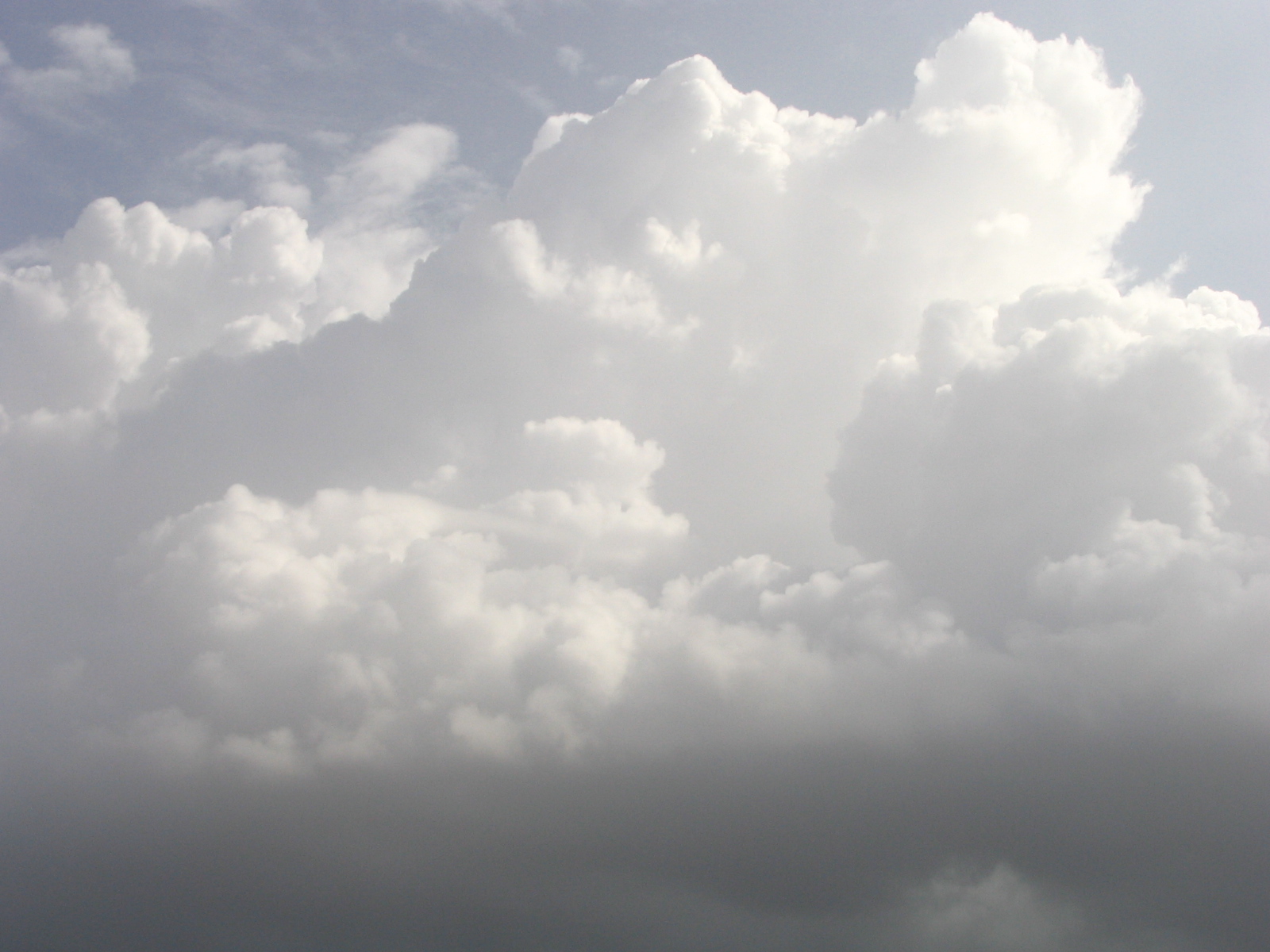 1600x1200 Gray Cloudy Sky Wallpaper » Picserio.com - Picserio.com