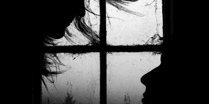 1280x1280 Couple In The Shade Ultra HD Desktop Background Wallpaper for 4K