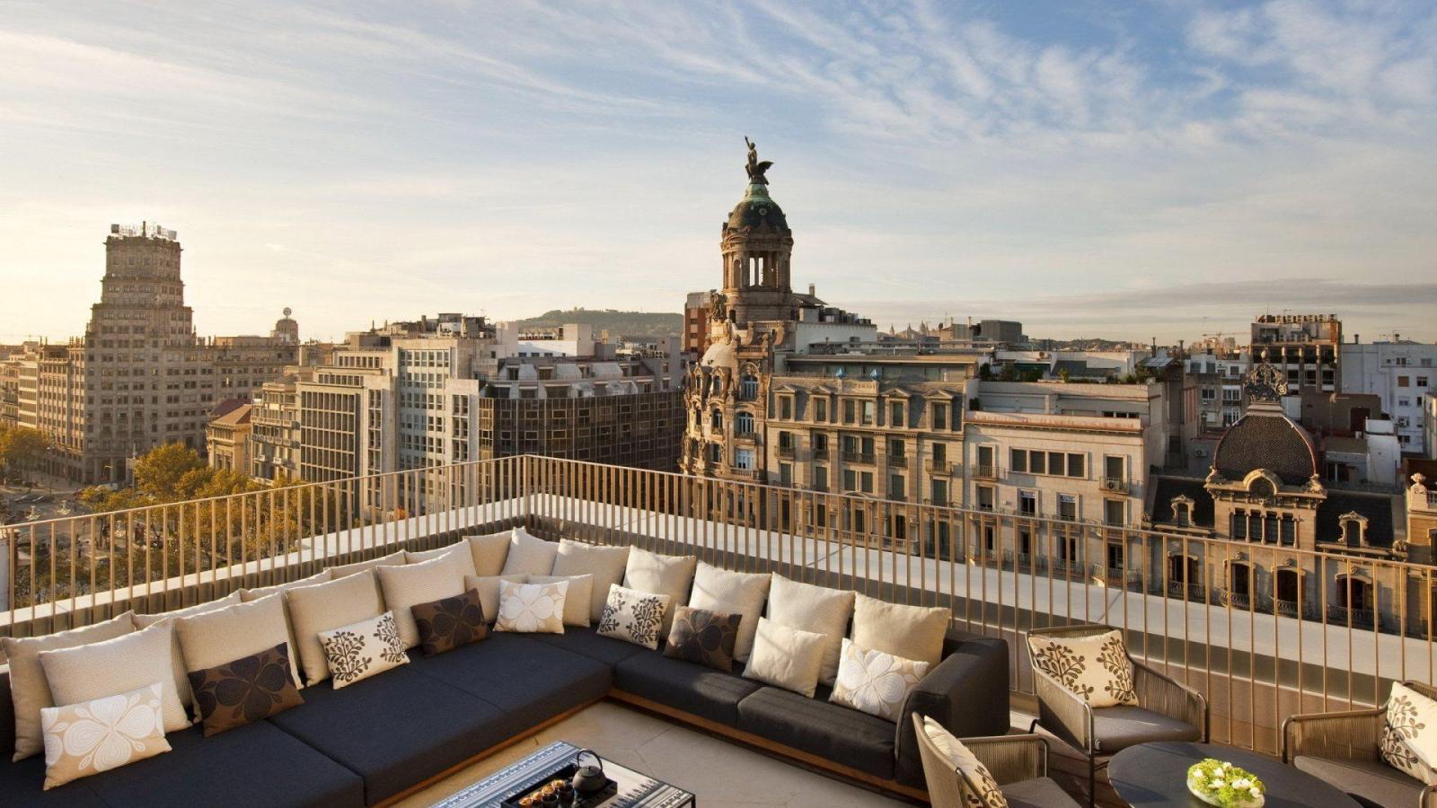 1920x1080 Rooftop Terrace In Barcelona HD desktop wallpaper : Widescreen