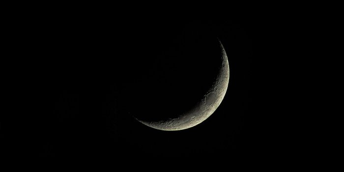 2560x1921 Hd Moon Wallpaper