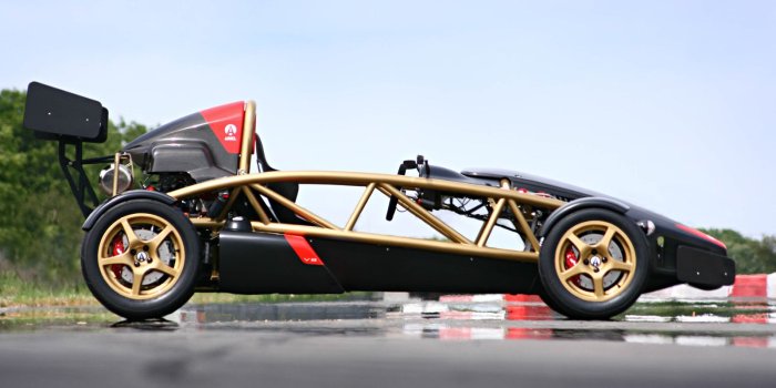 1600x1200 2011 Ariel Atom V8 - Side - 1600x1200 - Wallpaper