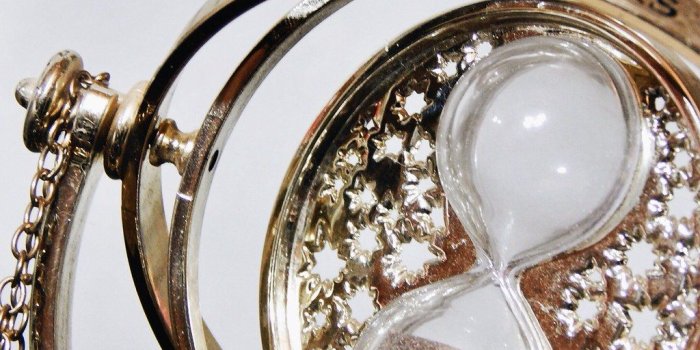 1024x768 3/100 time-turner | valquíria furtado