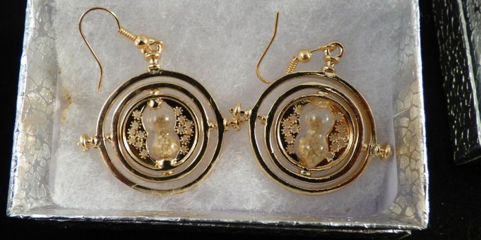 1600x1200 HARRY POTTER TIME TURNER EARRINGS | Haunted Dolly's