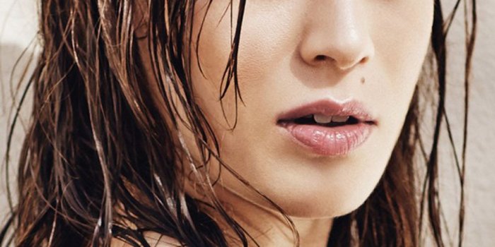 1080x1920 Lizzy Caplan American Actress Free 4K Ultra HD Mobile Wallpaper