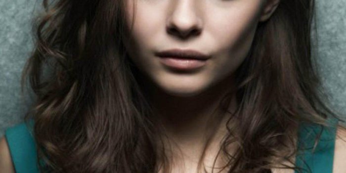 950x1520 American Actress Mobile Wallpapers