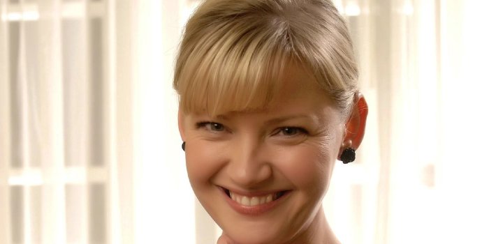 1366x768 american actress Gretchen Mol Wallpapers.jpg