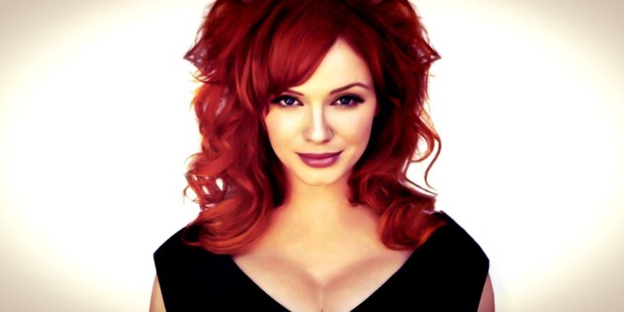 1353x729 Beauty Redhead Christina Hendricks American Actress Hd Wallpaper