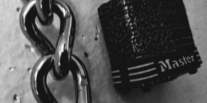 960x1280 Lock and chain wallpaper by chillinglywarm - d9 - Free on ZEDGE™