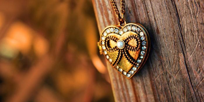 1600x1000 art pictures: Heart Chain Wallpapers