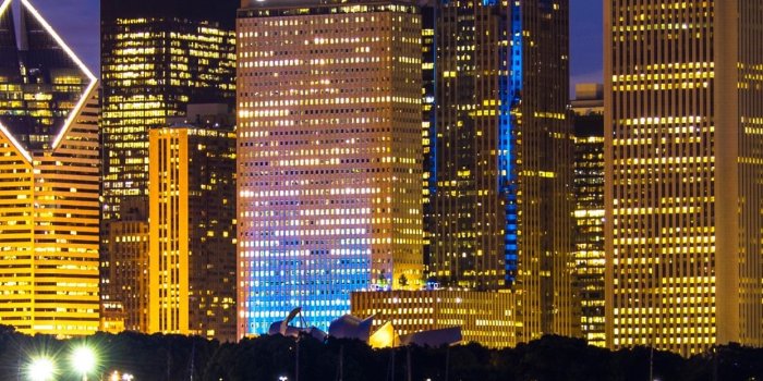 1242x2688 City at night, Chicago, Illinois, USA, skyscrapers, Lake Michigan