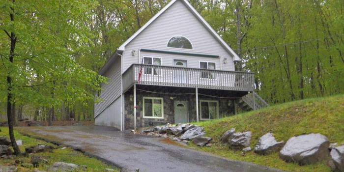 1024x768 106 Keystone Ct Dingmans Ferry Pennsylvania 18328 Single