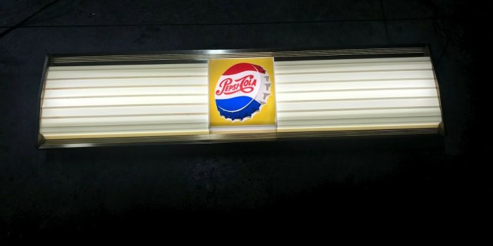 1600x1200 Pepsi-Cola Reproduction Vintage Advertising Sign - Battery Powered