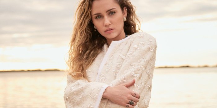 1333x889 Cover Star Miley Cyrus on Her Marriage to Liam Hemsworth, Her