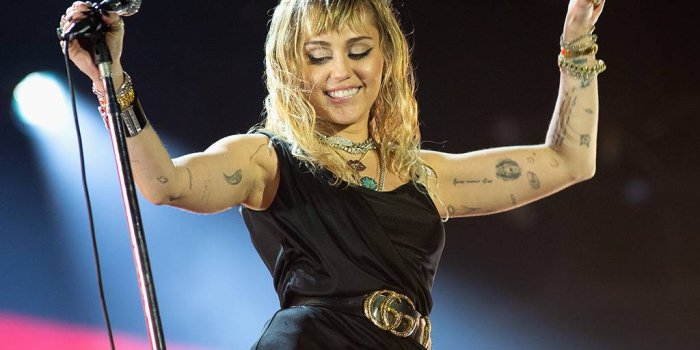 1024x768 Miley Cyrus debuts new music, announces 'She is Coming' EP