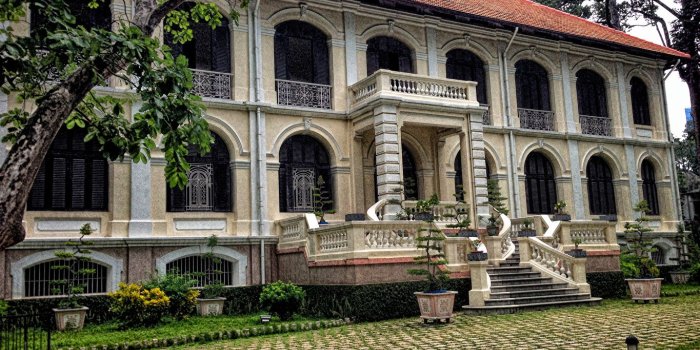 1365x1024 Desktop Wallpapers Vietnam Ho Chi Minh stairway Cities Building