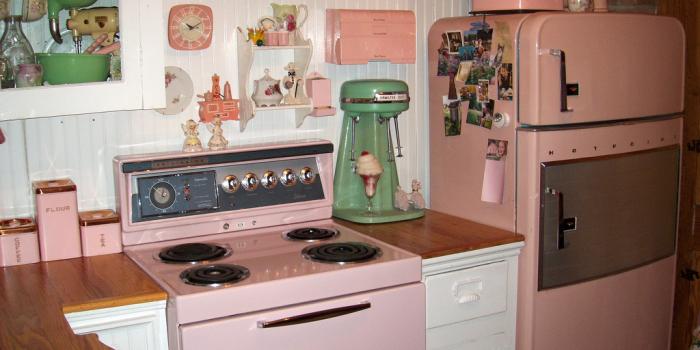 1024x768 25 Pastel Kitchens That Channel the 1950s