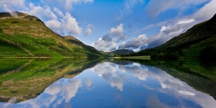 2560x1440 Download wallpaper 2560x1440 lake, sky, mountains, reflection