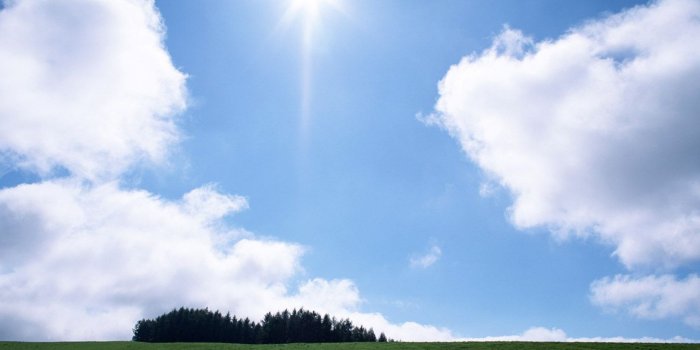 1280x1024 Midday Sun | Summer wallpaper, Black wallpaper iphone, Wallpaper maker