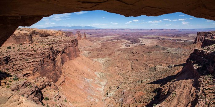 2560x1600 Mesa Arch At Midday Mac Wallpaper Download | AllMacWallpaper