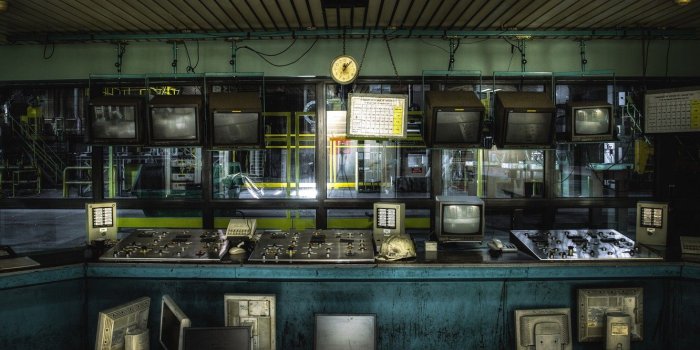 1332x850 Wallpaper plant, art, the room, monitors, control panel images for