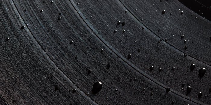 4776x3184 Download wallpaper 4776x3184 vinyl, record, drops, macro hd background