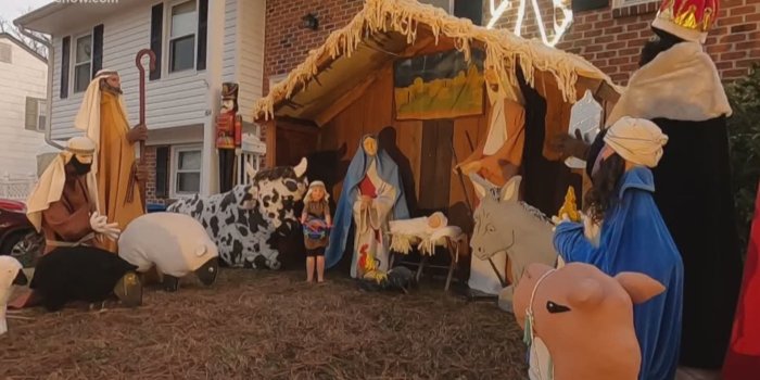 1920x1080 Retired Virginia Beach couple brings holiday spirit to neighbors