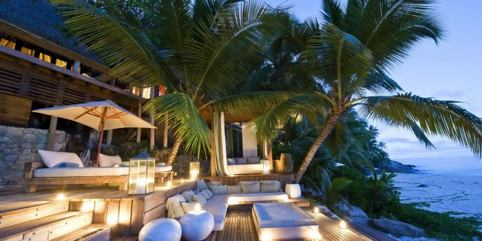 2560x1600 Beach House Wallpapers