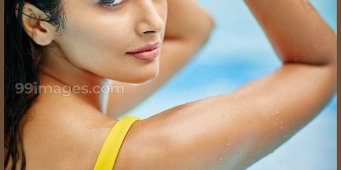 820x1220 Pooja Hegde Hot Beautiful HD Photos / Wallpapers, WhatsApp DP