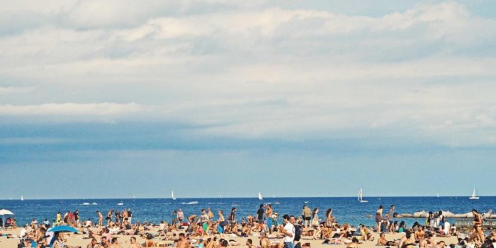 1600x1200 SendMyBag.com's Spring Break Checklist