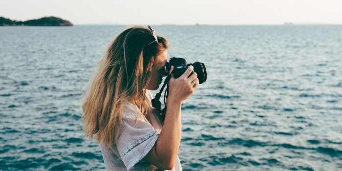 1730x1155 9 iPhone Wallpapers For People Who Need More Vitamin Sea | Preppy