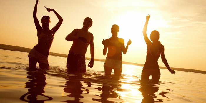 2560x1600 381 People HD Wallpapers | Background Images