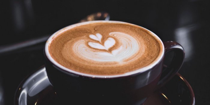 1440x2560 Download wallpaper 1440x2560 cup, coffee, foam, drink, decorated