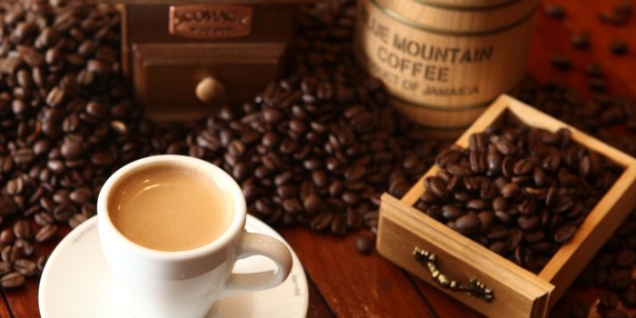 2560x2560 Coffee House HDR Ultra HD Desktop Background Wallpaper for 4K UHD