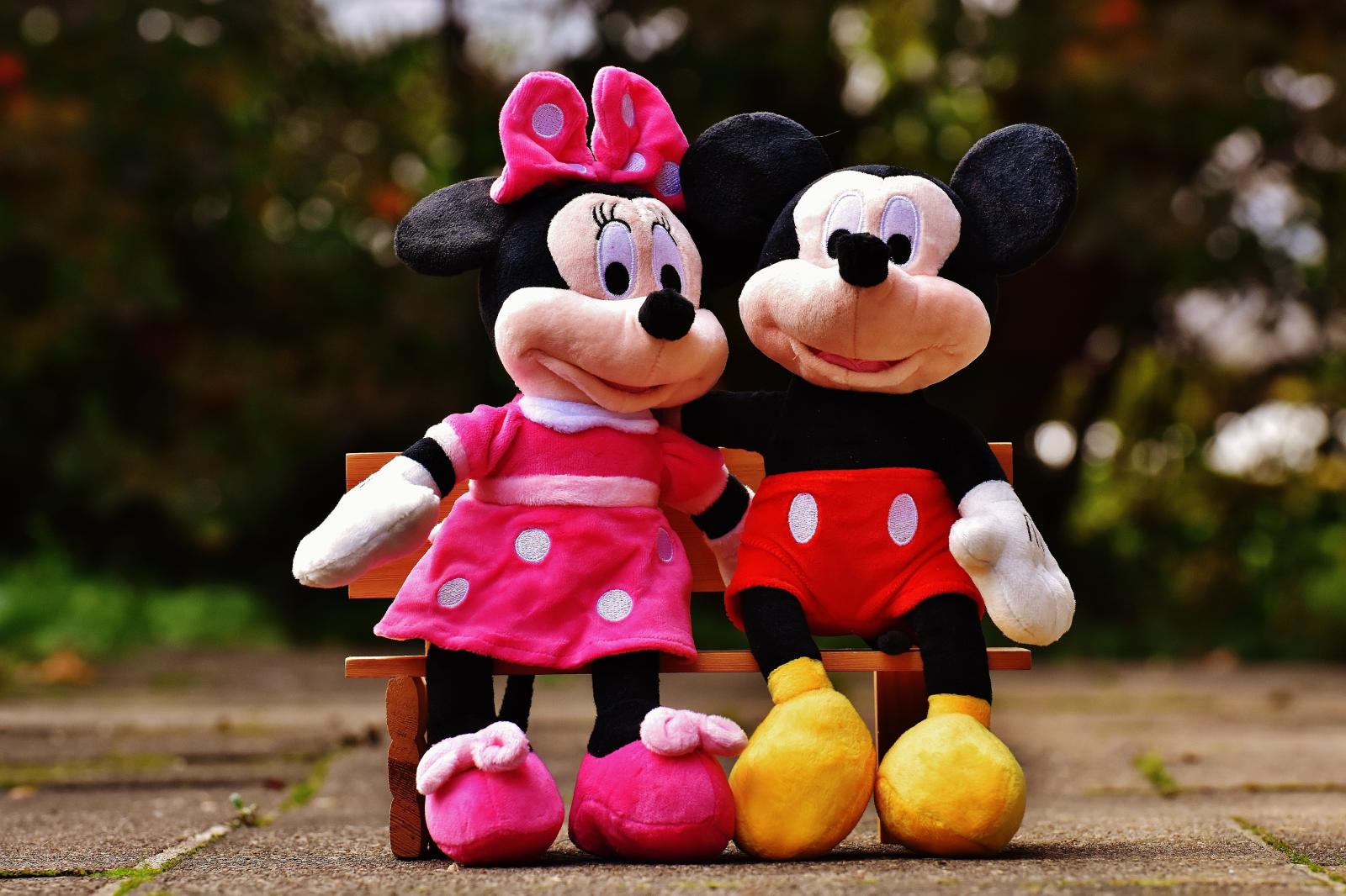 6000x4000 Mickey and Minnie Mouse plush toy sitting on brown wooden bench HD