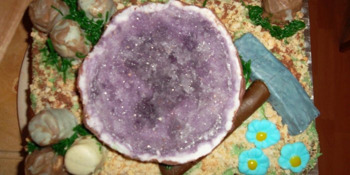 1600x1200 Eva the Cake Diva: Geology Cake