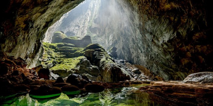 1280x800 Journey to the underworld: Exploring the world's largest cave near