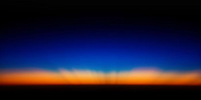 3840x2160 sk35-sunset-dark-red-blue-horizontal-blur-gradation-wallpaper