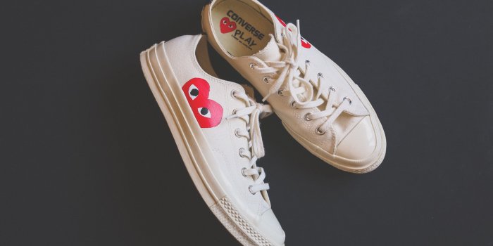 4971x3314 pair of women's white sneakers photo – Free Apparel Image on Unsplash