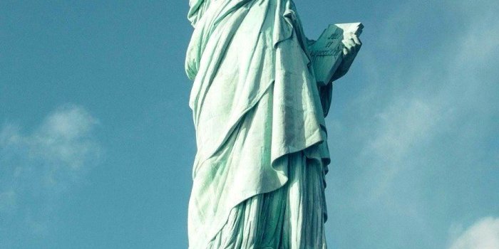 924x1536 Top 10 Landmarks Of USA You Must Know! | Liberty wallpaper, Statue
